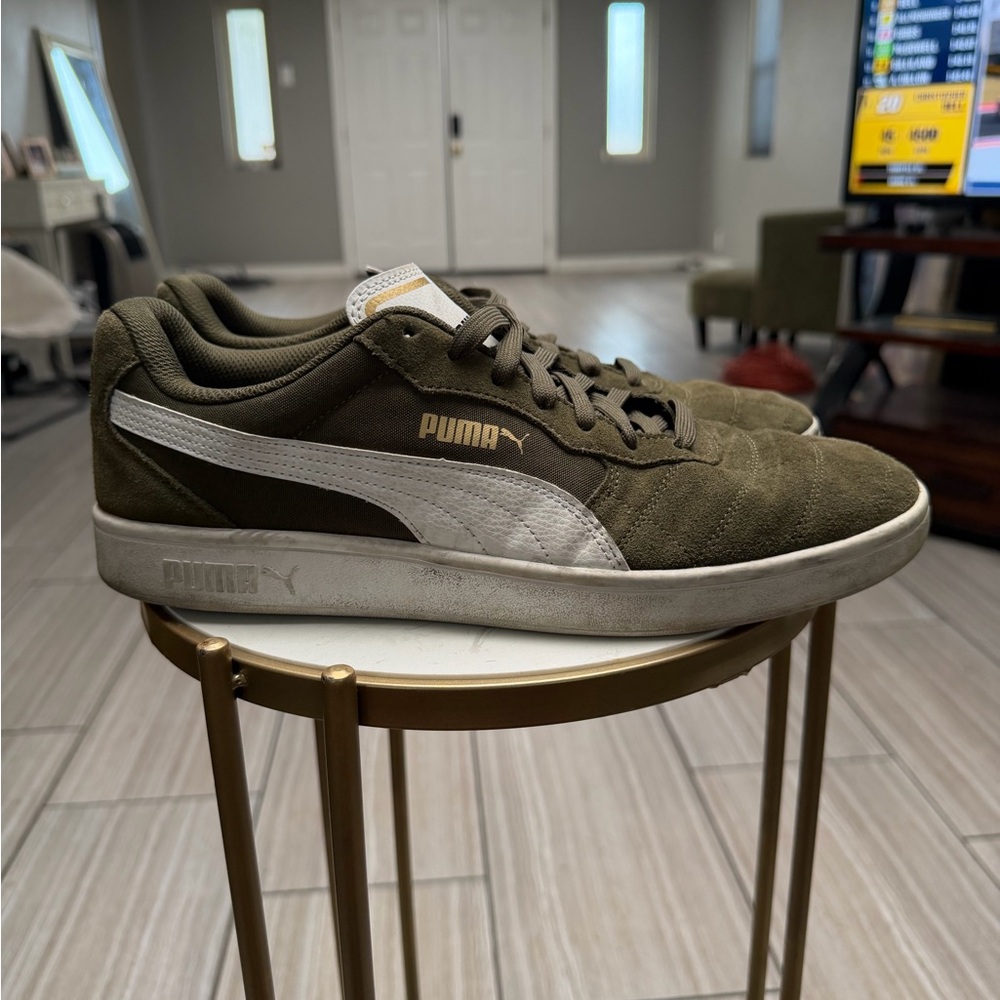 Puma Suede Sneakers with White Stripe